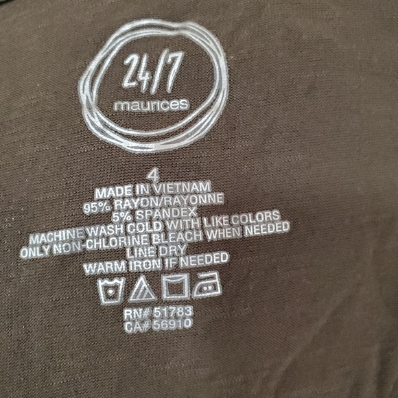 Maurices 24/7 sleeves top - Picture 5 of 5